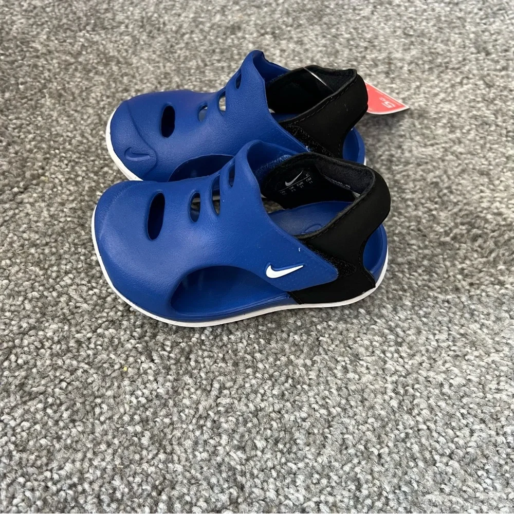 Nike shoes boys 5C blue black‎ sunray protect 3 summer outdoor comfort casual